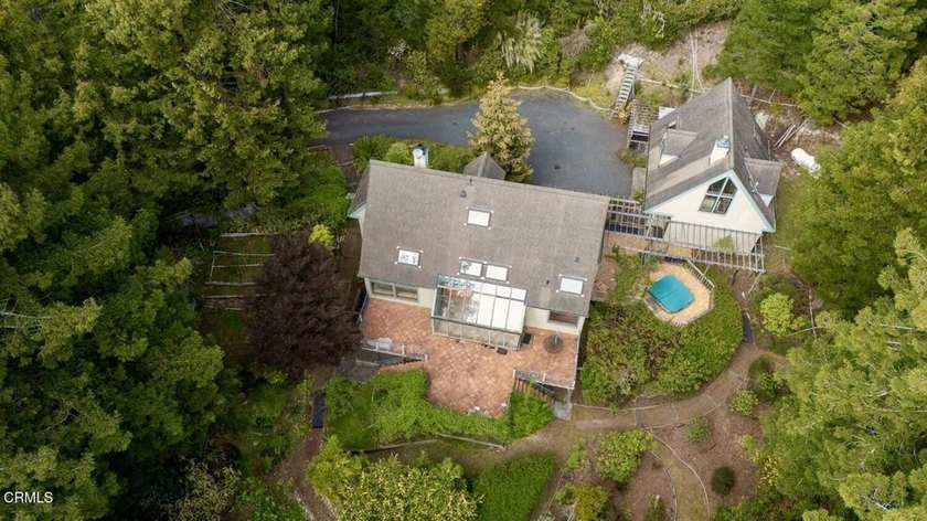 With its generous acreage, sunny interiors, guest apartment, and - Beach Home for sale in Little River, California on Beachhouse.com