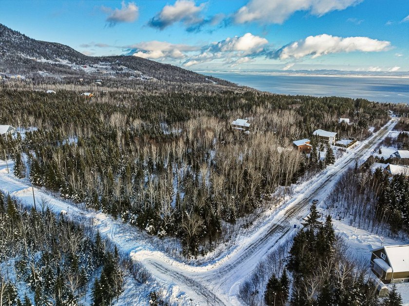 Decouvrez un terrain exceptionnel ou nature, montagnes et - Beach Lot for sale in Petite-Rivière-Saint-FrançOis, Quebec on Beachhouse.com