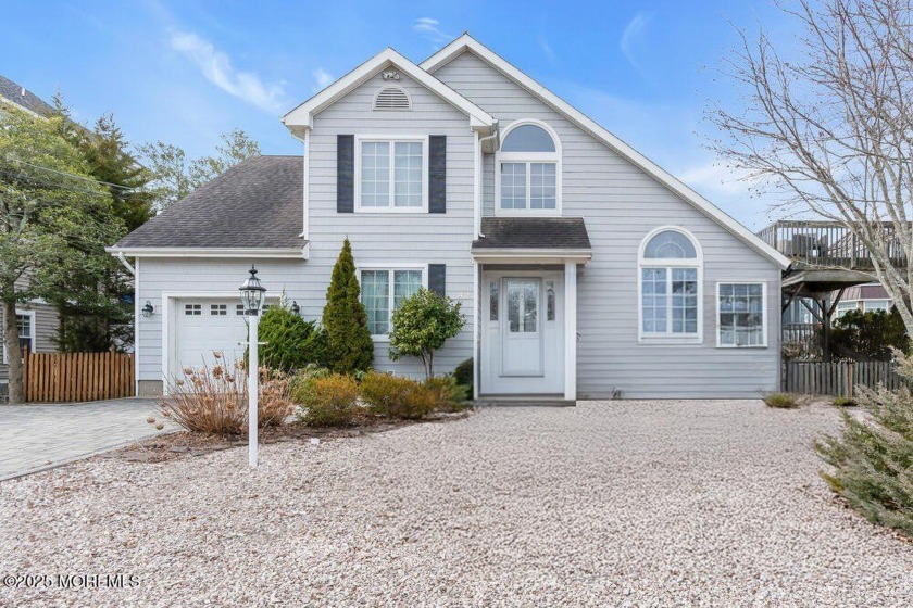 WATERFRONT UNDER A MILLION! WOW!
Exceptional waterfront - Beach Home for sale in Brick, New Jersey on Beachhouse.com