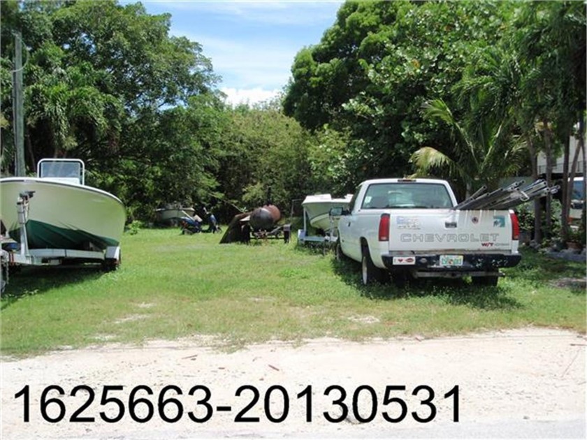 Cleared 7000 sq ft vacant lot . (50 x 140). Had a mobile home on - Beach Lot for sale in Key Largo, Florida on Beachhouse.com