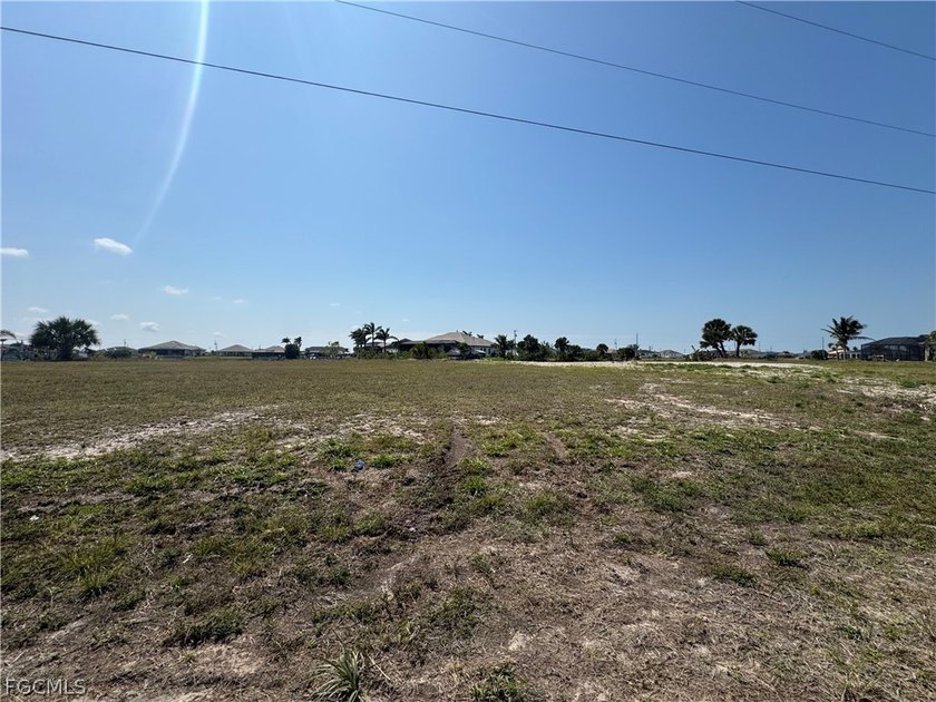 WATERFRONT-GULF ACCESS-LAKEFRONT-RARE OPPORTUNITY Build your - Beach Lot for sale in Cape Coral, Florida on Beachhouse.com