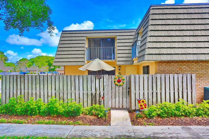 Discover an excellent value opportunity in a desirable Location - Beach Townhome/Townhouse for sale in West Palm Beach, Florida on Beachhouse.com