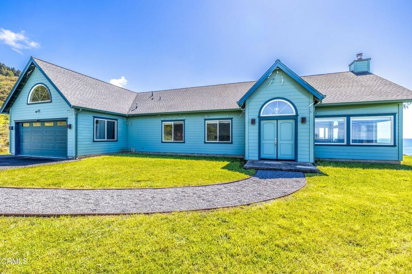 Sweeping panoramic views of the Pacific Oceangreet you upon your - Beach Home for sale in Westport, California on Beachhouse.com