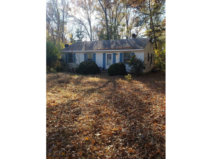 Are you looking for a flip, fixer-upper, or a home to grow your - Beach Home for sale in Dunnsville, Virginia on Beachhouse.com