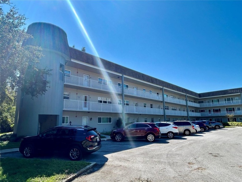 Welcome Home! This spacious and meticulously maintained - Beach Condo for sale in Clearwater, Florida on Beachhouse.com