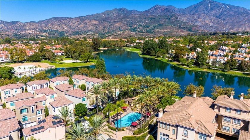 Beautifully upgraded 2-bedroom, 2.5-bath townhome in the highly - Beach Condo for sale in Rancho Santa Margarita, California on Beachhouse.com