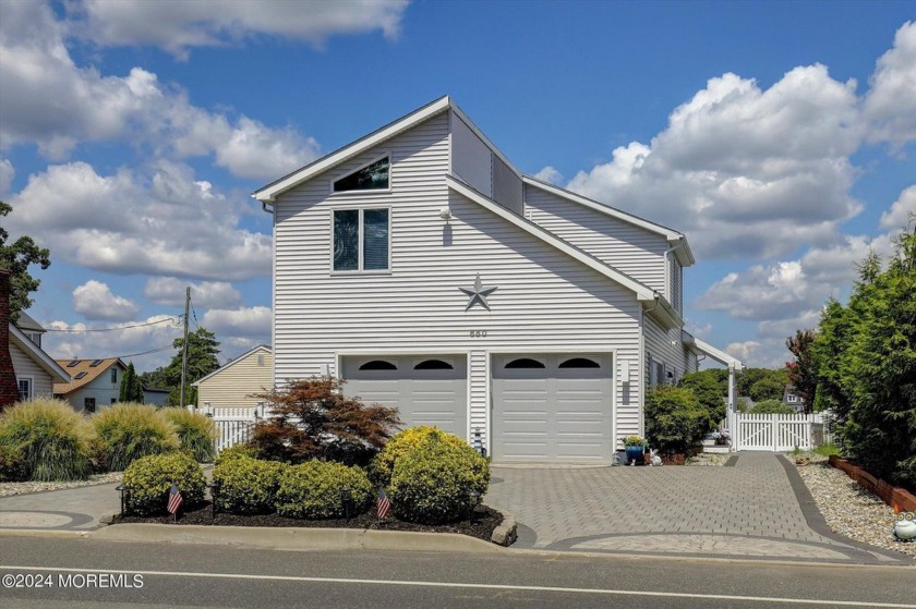 Welcome to your dream retreat! This luxurious 5-bedroom, 4-bath - Beach Home for sale in Brick, New Jersey on Beachhouse.com