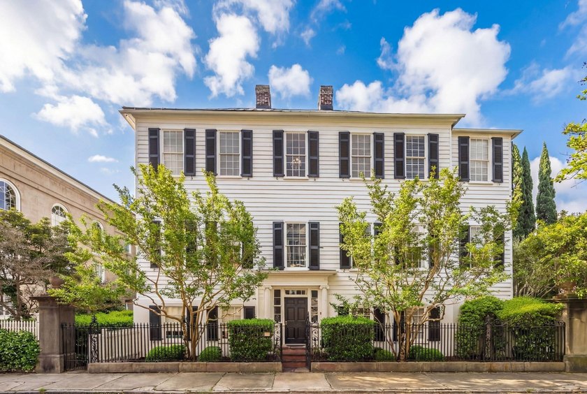 Circa 1815 - The Dr. Aaron Whitney Leland House. This elegant - Beach Home for sale in Charleston, South Carolina on Beachhouse.com