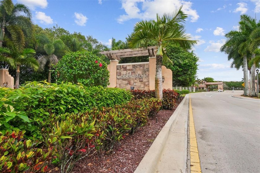A perfect opportunity to own a beautiful 3-bedroom, 3-bathroom - Beach Condo for sale in Pembroke Pines, Florida on Beachhouse.com