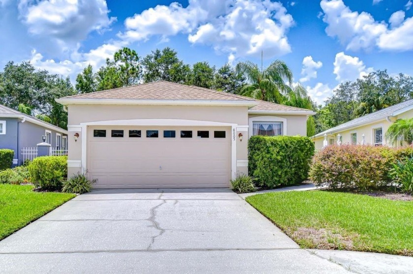 This BEAUTIFULLY MAINTAINED 3 bedroom courtyard home is move-in - Beach Home for sale in Land O Lakes, Florida on Beachhouse.com