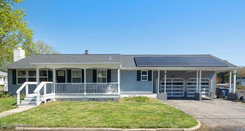 Discover Your Dream Home! This stunning residence boasts 5 years - Beach Home for sale in Manahawkin, New Jersey on Beachhouse.com