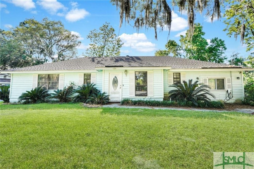 Welcome home! This beautiful, waterfront, 4 bedroom 2 bath home - Beach Home for sale in Savannah, Georgia on Beachhouse.com