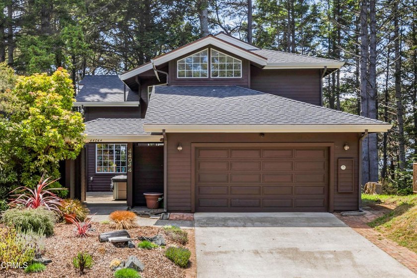 Turnkey custom home in Mendocino minutes from town.Perfectly - Beach Home for sale in Mendocino, California on Beachhouse.com