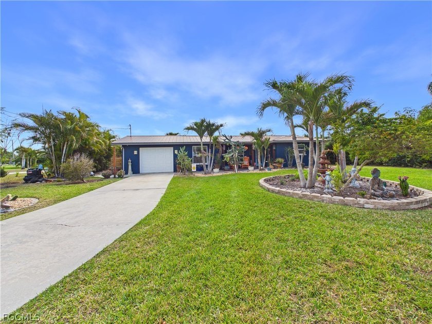 Welcome to your own slice of waterfront paradise! Perfectly - Beach Home for sale in North Fort Myers, Florida on Beachhouse.com
