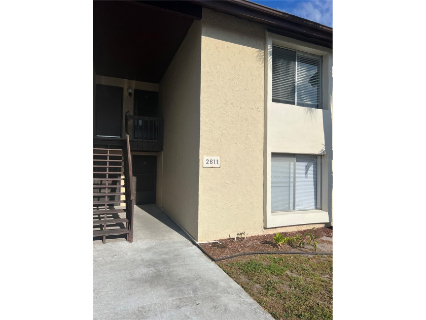 Beautifully renovated ground floor condo with private screened - Beach Condo for sale in Sarasota, Florida on Beachhouse.com