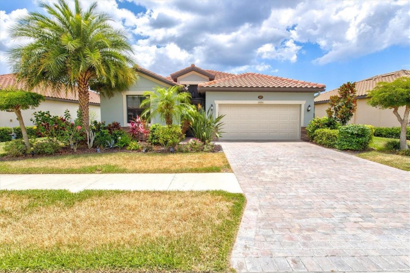 PRICE REDUCTION!   Welcome to this Trevi model, lakeview home - Beach Home for sale in Venice, Florida on Beachhouse.com