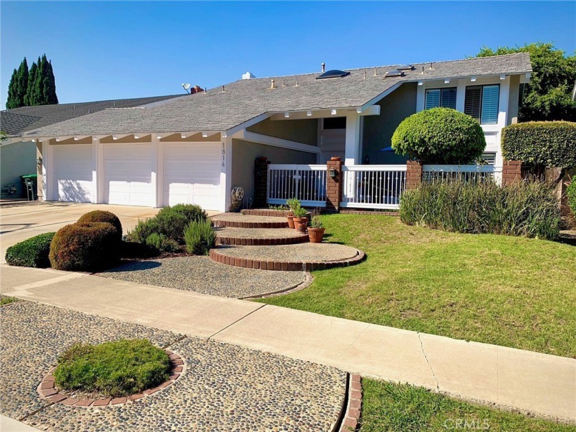 Location, Location, Location in the beautiful upper Birds tract - Beach Home for sale in Costa Mesa, California on Beachhouse.com