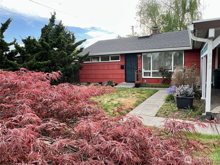 Welcome to your light & bright mid-century sanctuary! Tucked - Beach Home for sale in Seattle, Washington on Beachhouse.com