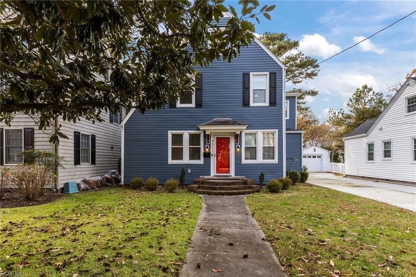 Beautifully updated Larchmont home that pairs timeless charm - Beach Home for sale in Norfolk, Virginia on Beachhouse.com