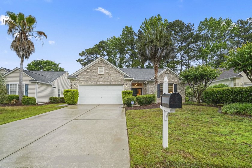 Welcome to 6443 Longwood Dr, golf course living at it's finest! - Beach Home for sale in Murrells Inlet, South Carolina on Beachhouse.com