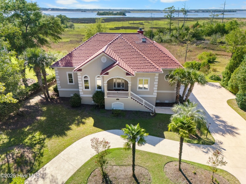 RIVERVIEW - 6424 RIVER VISTA DRIVE, ELLIOTT PLACE - ESTATE - Beach Home for sale in Wilmington, North Carolina on Beachhouse.com
