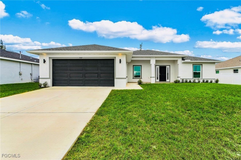 NEW - NEW - NEW - WATERFRONT - SELLER CONCESSIONS Welcome Home - Beach Home for sale in Cape Coral, Florida on Beachhouse.com