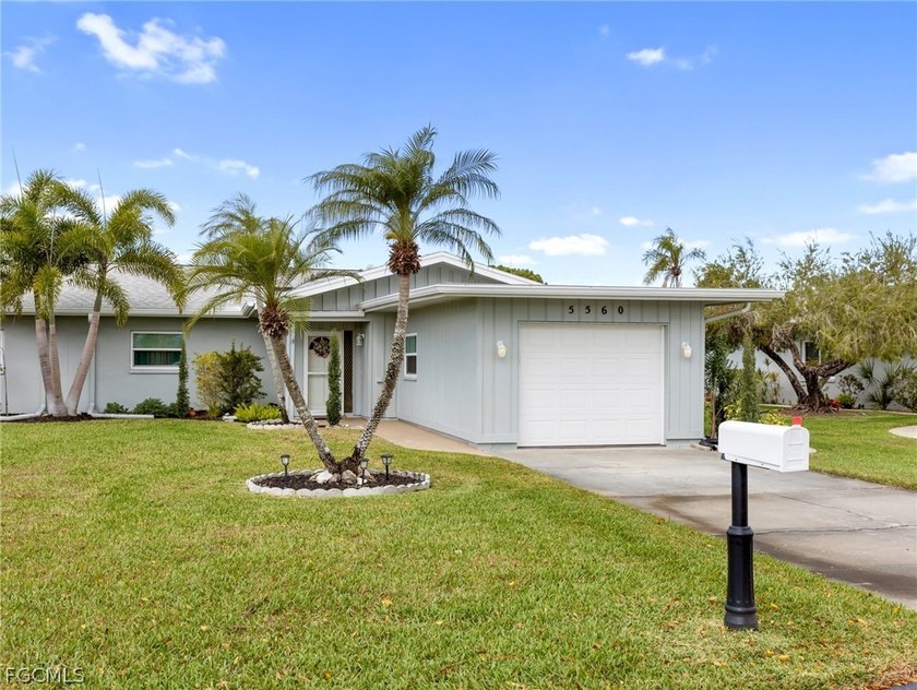 Welcome to Whiskey Creek! This beautifully maintained attached - Beach Home for sale in Fort Myers, Florida on Beachhouse.com
