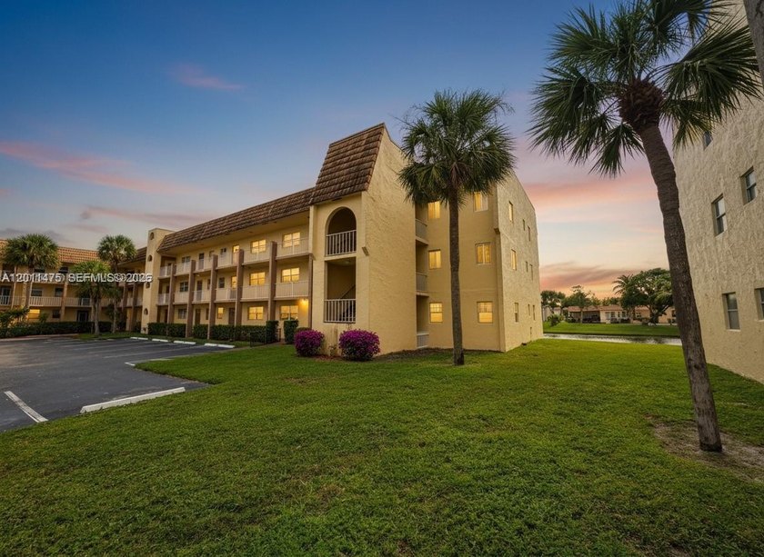 Cozy condo 2 beds, 2 baths in the prestigious senior community - Beach Condo for sale in Sunrise, Florida on Beachhouse.com