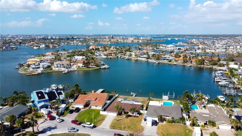 Here's your chance to secure an incredible waterfront lot for - Beach Home for sale in St. Petersburg, Florida on Beachhouse.com