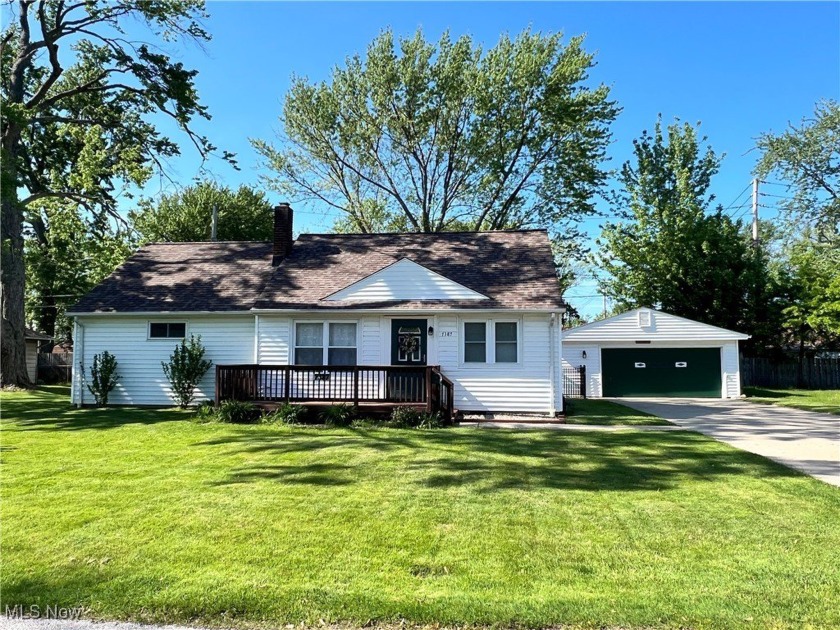 Welcome to this wonderful home on a fantastic lot. This home - Beach Home for sale in Mentor, Ohio on Beachhouse.com