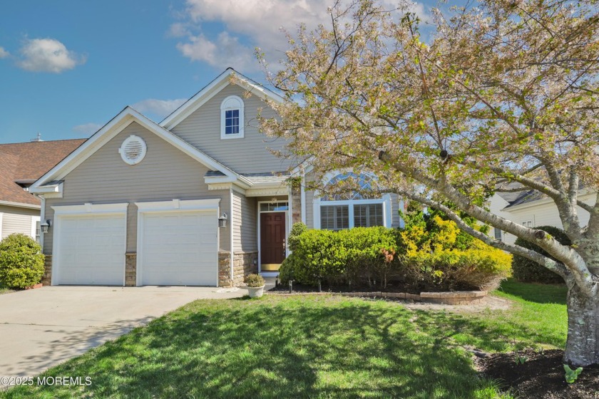 Welcome to desirable Greenbriar Oceanaire Golf and Country Club - Beach Home for sale in Waretown, New Jersey on Beachhouse.com