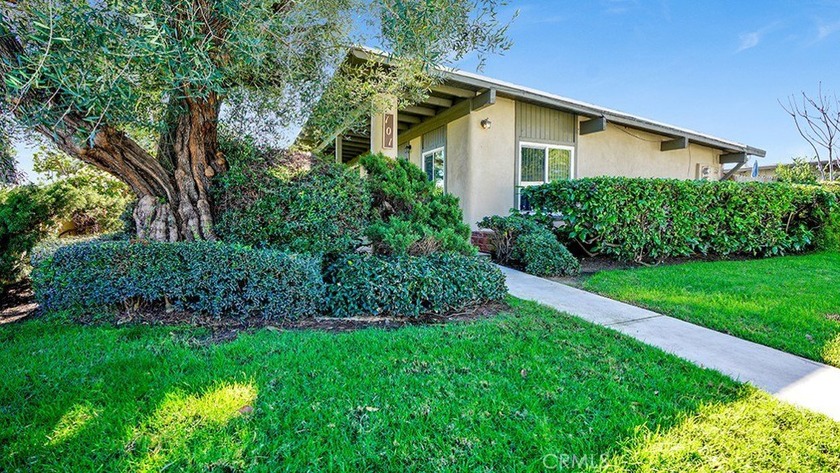 Located in the heart of Costa Mesa, this well-maintained triplex - Beach Townhome/Townhouse for sale in Costa Mesa, California on Beachhouse.com