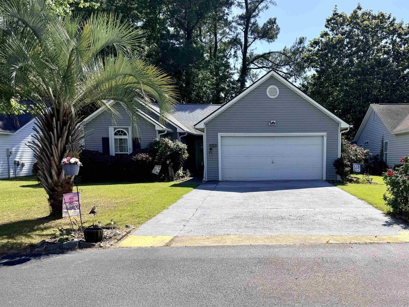 Cozy three-bedroom, two-bathroom home located in a desirable - Beach Home for sale in Longs, South Carolina on Beachhouse.com