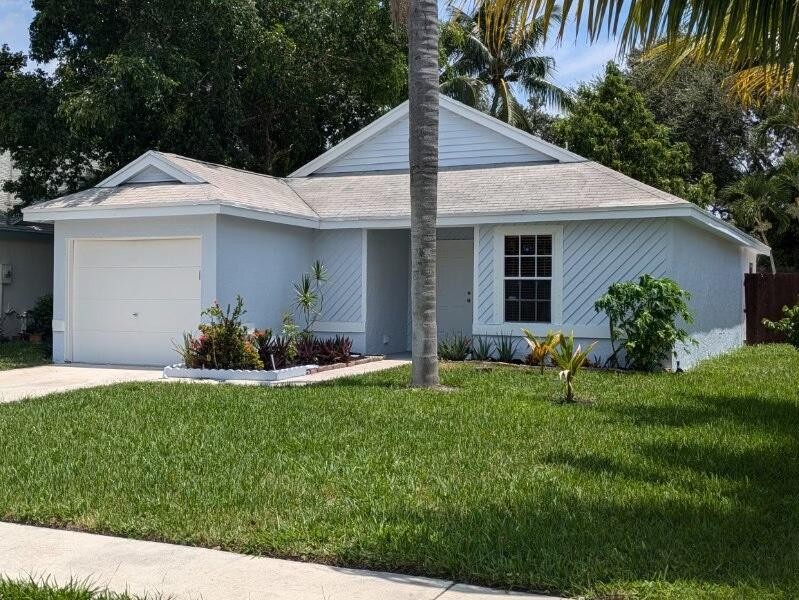 Charming and Cozy Home - Ideal Starter or Retirement - Beach Home for sale in Boynton Beach, Florida on Beachhouse.com