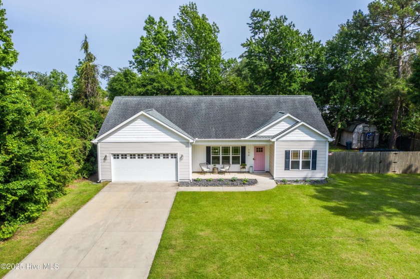 106 Driftwood Lane is in a great location down a private road - Beach Home for sale in Hampstead, North Carolina on Beachhouse.com
