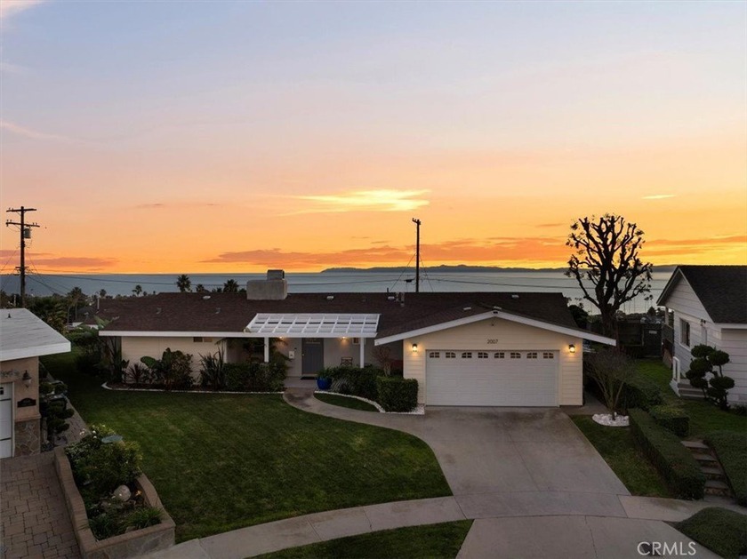 Breathtaking Catalina Island, Ocean, and Harbor views greet you - Beach Home for sale in San Pedro, California on Beachhouse.com