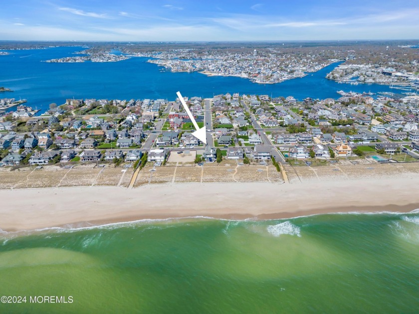 Experience the quintessential Jersey Shore lifestyle at this - Beach Home for sale in Bay Head, New Jersey on Beachhouse.com