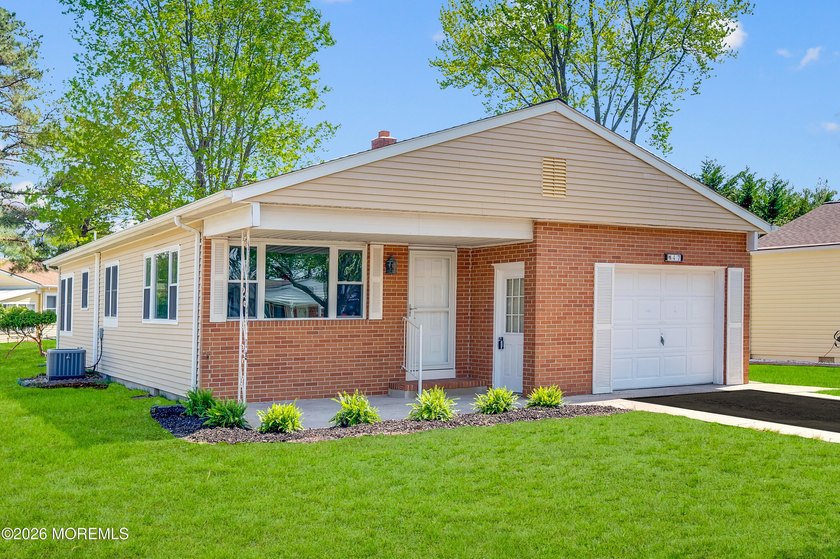 Beautifully renovated Lakeview model offering approximately 1 - Beach Home for sale in Toms River, New Jersey on Beachhouse.com