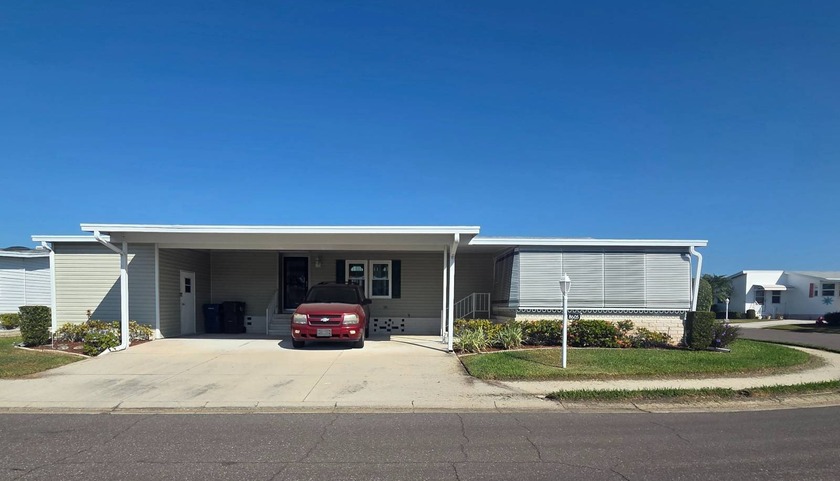 This beautifully updated 2-bedroom, 2-bath home with a den - Beach Home for sale in Palmetto, Florida on Beachhouse.com