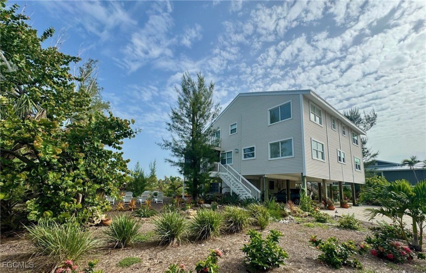 3BR/3BA fully furnished Sanibel beach home located just steps - Beach Townhome/Townhouse for sale in Sanibel, Florida on Beachhouse.com