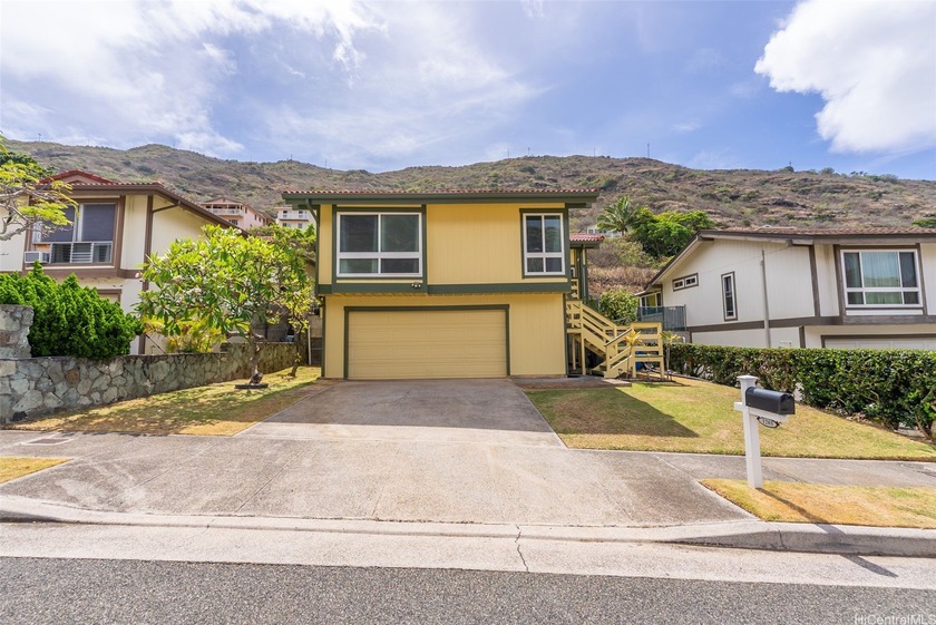 Don't miss this meticulously maintained 4 bdrm/2 bath - Beach Home for sale in Honolulu, Hawaii on Beachhouse.com