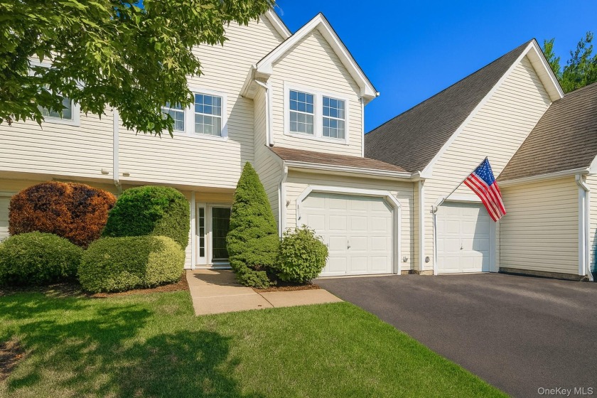 Welcome to 139 Erin Lane, a rare opportunity to own a - Beach Condo for sale in East Setauket, New York on Beachhouse.com