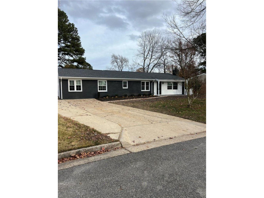 Beautifully renovated home in a great area of Virginia Beach - Beach Home for sale in Virginia Beach, Virginia on Beachhouse.com