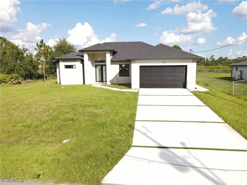 The seller is offering up to $10,000 in concessions toward buyer - Beach Home for sale in Lehigh Acres, Florida on Beachhouse.com