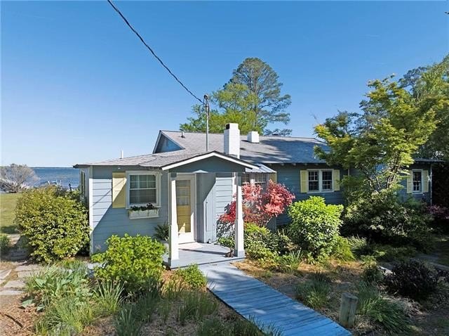Serene Waterfront Cottages with Unobstructed view of the - Beach Home for sale in Gloucester, Virginia on Beachhouse.com