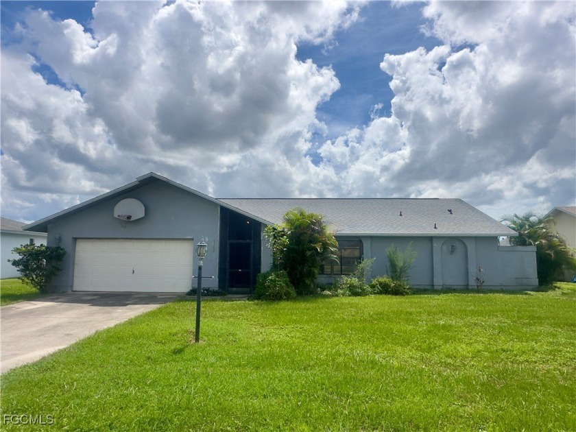 Value play in Pine Run (Three Oaks Corridor) - Beach Home for sale in Fort Myers, Florida on Beachhouse.com