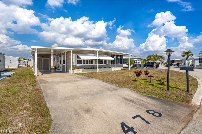 Welcome to your dream home in the beautiful Six Lakes Country - Beach Home for sale in North Fort Myers, Florida on Beachhouse.com
