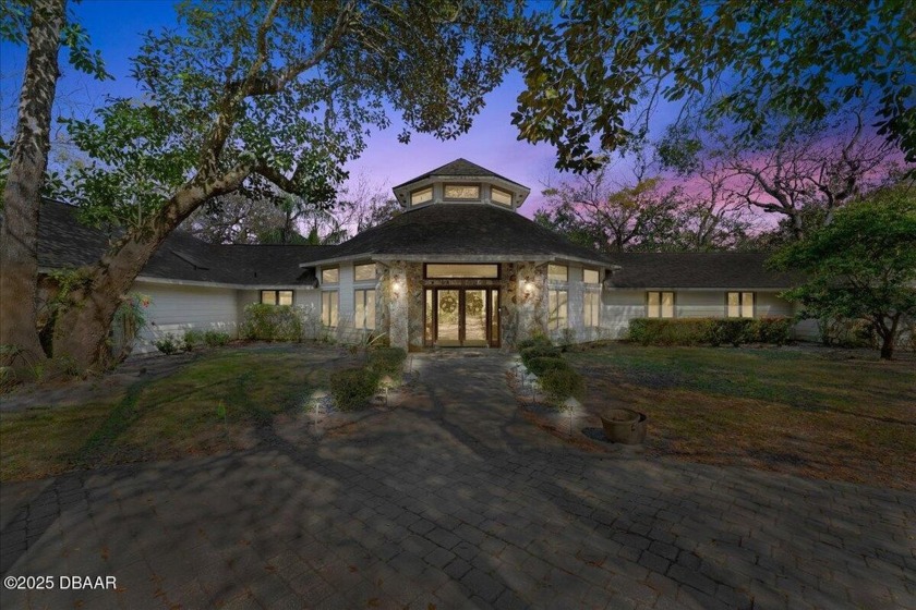Escape to your private retreat in Flagler Beach! This - Beach Home for sale in Flagler Beach, Florida on Beachhouse.com