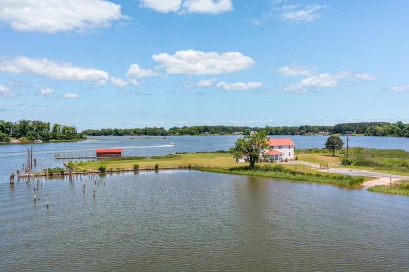 Are you looking for that DREAM HOME on deep water with lots of - Beach Home for sale in Montross, Virginia on Beachhouse.com