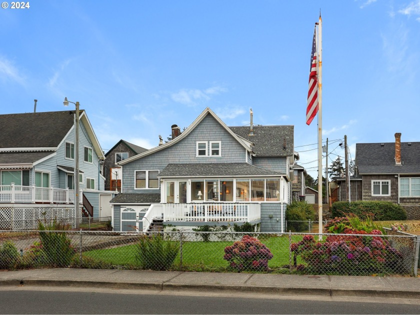 Quintessential beach cottage, situated at the north end of - Beach Home for sale in Seaside, Oregon on Beachhouse.com